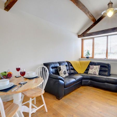 Smithy Cottage Berriew Екстер'єр фото