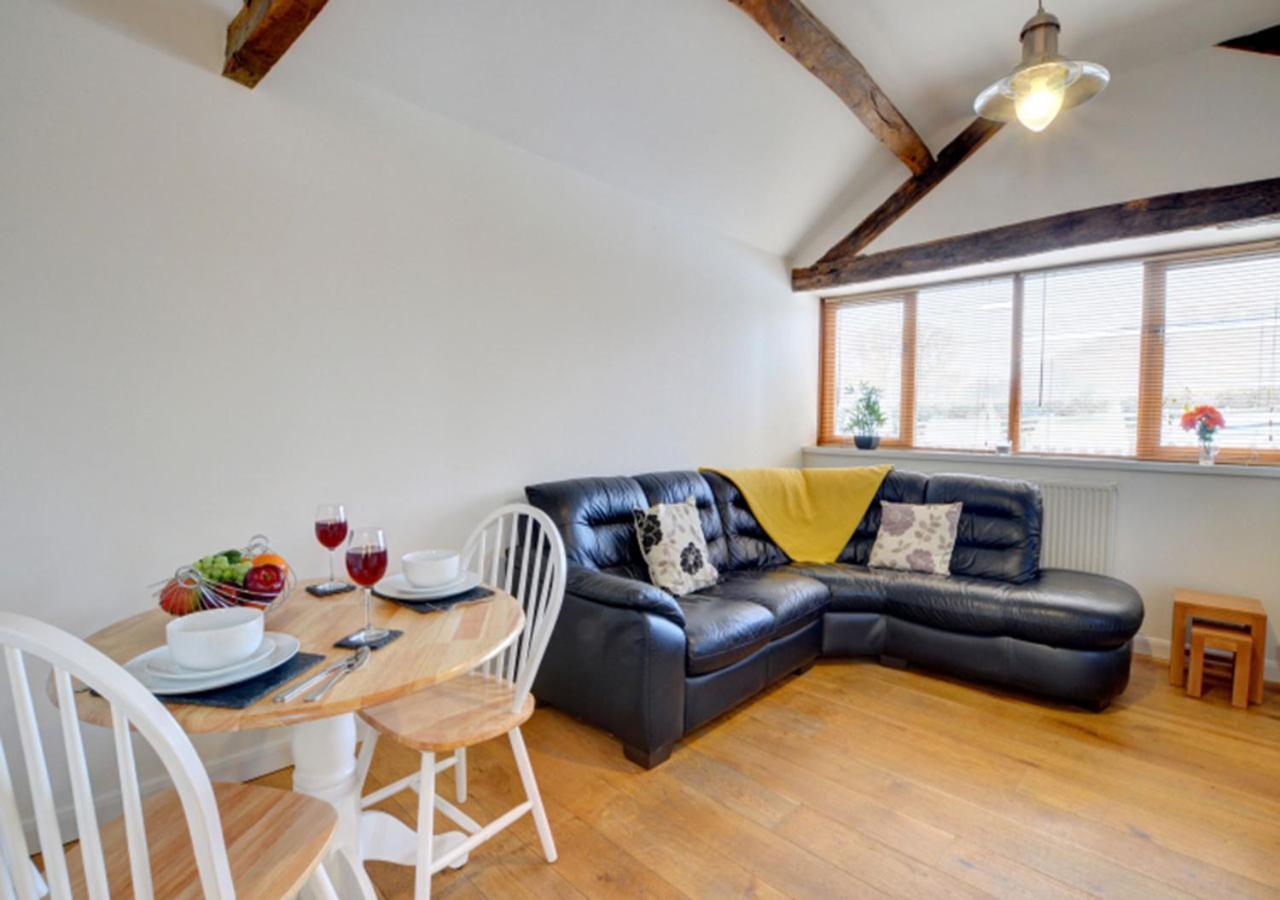 Smithy Cottage Berriew Екстер'єр фото
